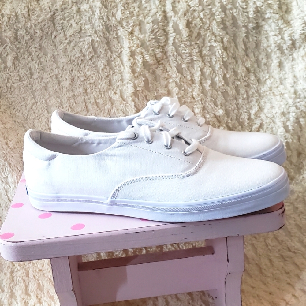 brand new Marilyn Monroe keds  ..size 9 white